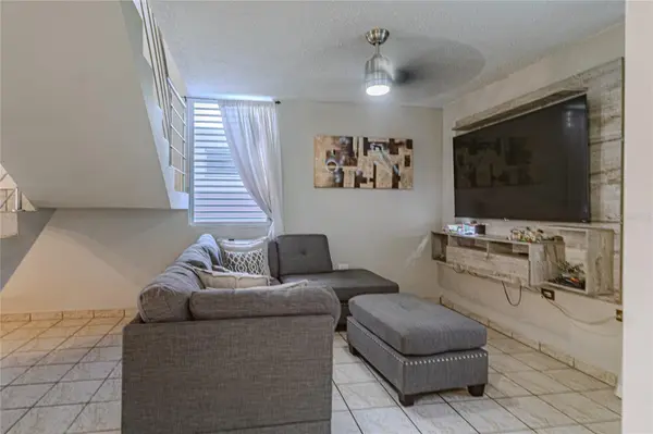 202 FERNANDO DE ARAGON, Dorado, PR 00646