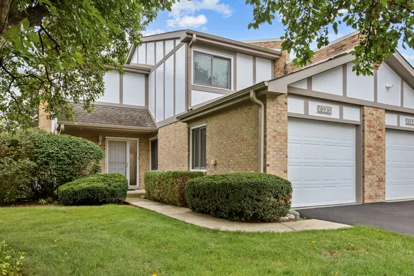 1525 Columbia CT, Elk Grove Village, IL 60007