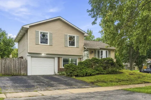 863 Poplar LN, Bolingbrook, IL 60440