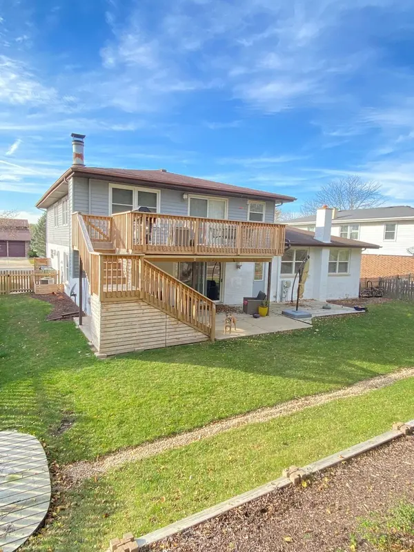 315 Morningside DR, Bloomingdale, IL 60108