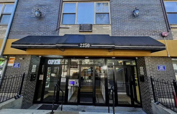 2250 N Lincoln AVE #305, Chicago, IL 60614