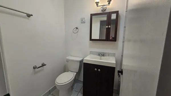 2250 N Lincoln AVE #305, Chicago, IL 60614