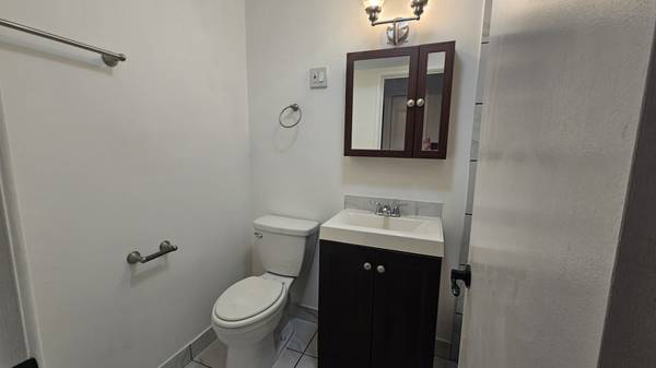 2250 N Lincoln AVE #305, Chicago, IL 60614