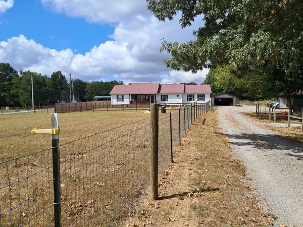 4120 Ball Ln, Chapel Hill, TN 37034