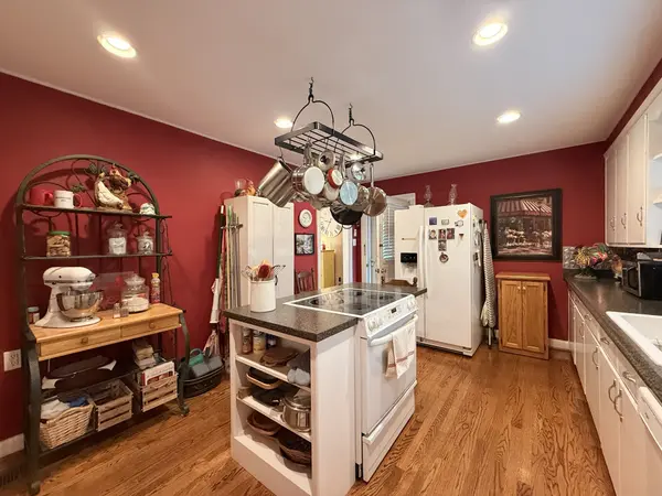 313 Castle Heights Ave, Lebanon, TN 37087