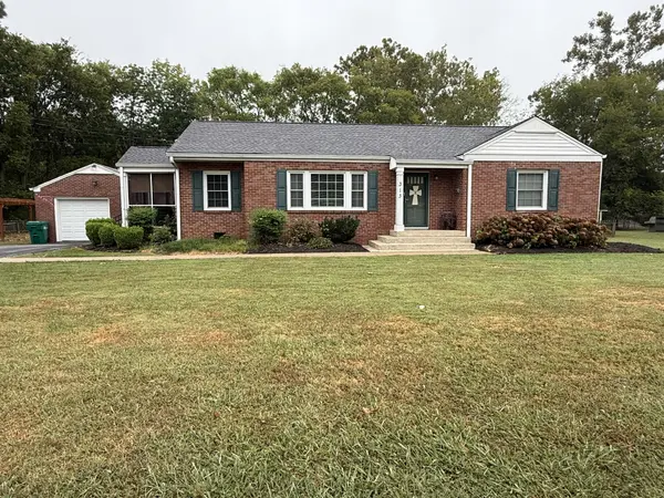 313 Castle Heights Ave, Lebanon, TN 37087