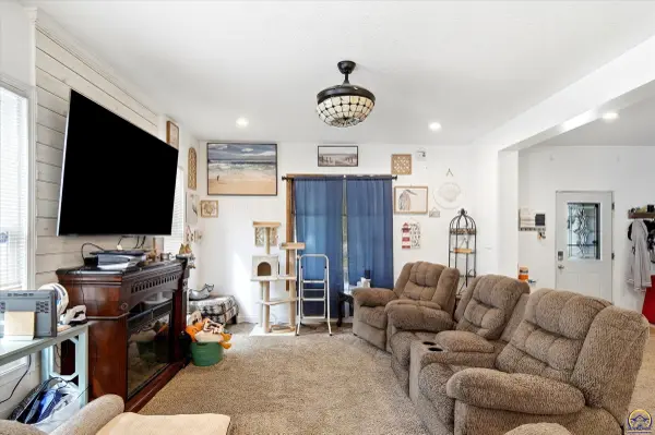 830 SW Fillmore ST, Topeka, KS 66606