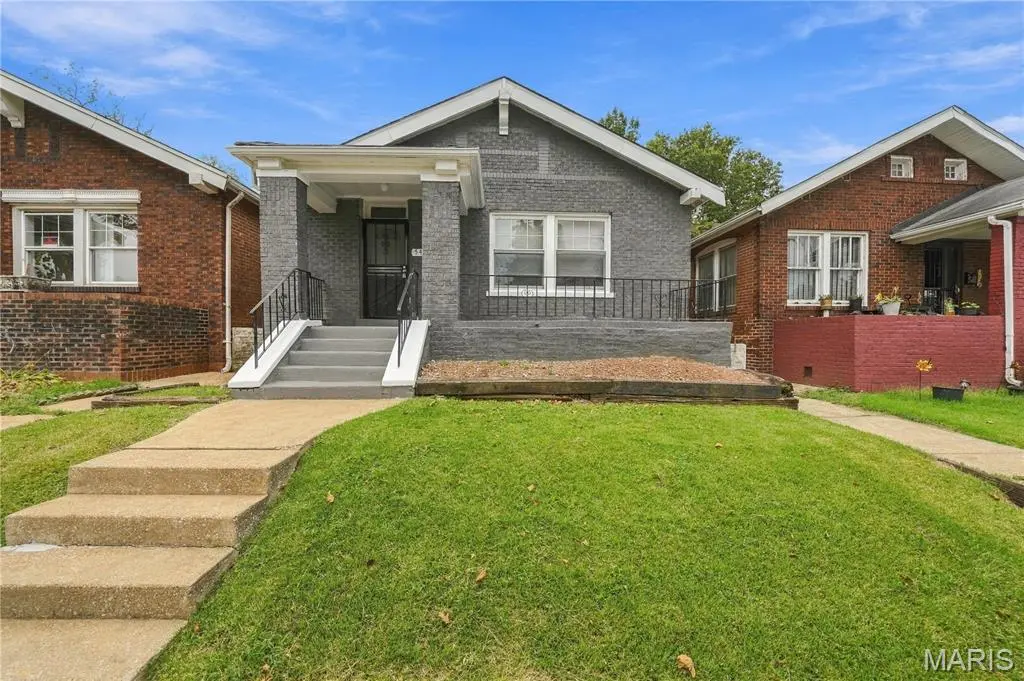 5480 Arlington AVE, St Louis, MO 63120