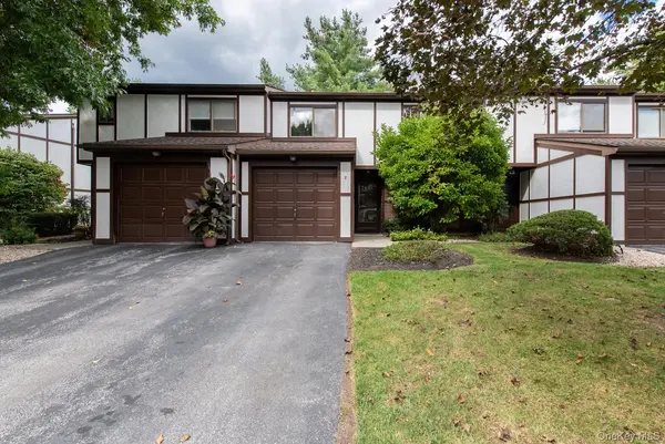 7 Topaz RUN, Poughkeepsie, NY 12603