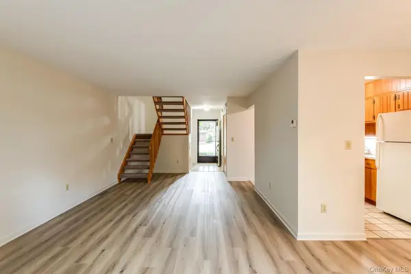 7 Topaz RUN, Poughkeepsie, NY 12603