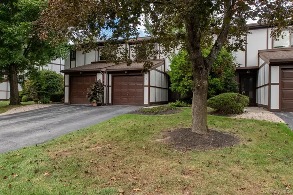 7 Topaz RUN, Poughkeepsie, NY 12603