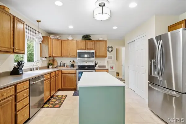 1266 Ruppel LN, O'fallon, IL 62269