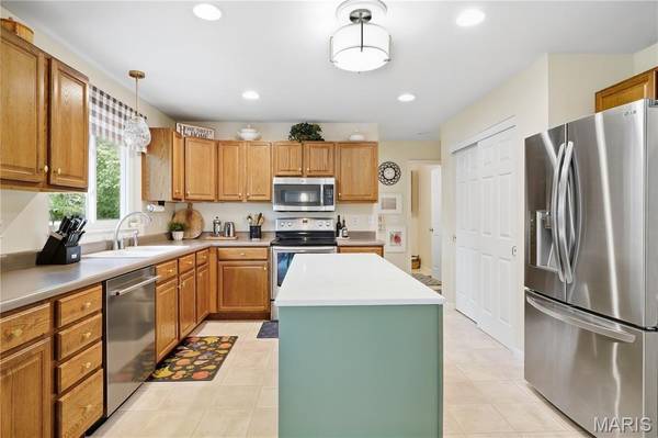 1266 Ruppel LN, O'fallon, IL 62269