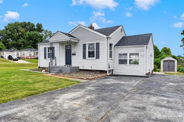 3166 O Hare DR, St Ann, MO 63074