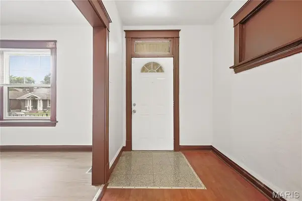 5480 Arlington AVE, St Louis, MO 63120