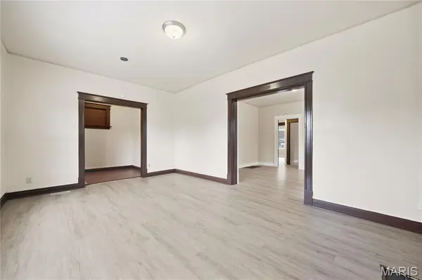 5480 Arlington AVE, St Louis, MO 63120