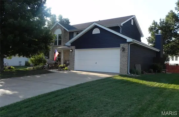 4 Tinsmith CT, St Charles, MO 63366