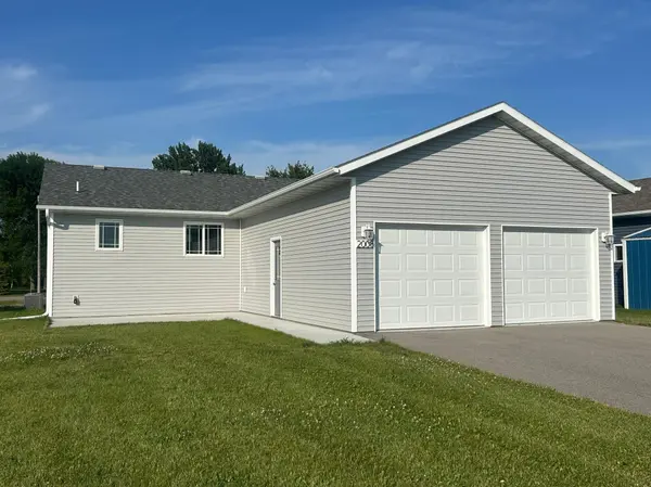 2008 Nelson DR, Thief River Falls, MN 56701