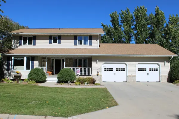 1709 Little John CT, Thief River Falls, MN 56701