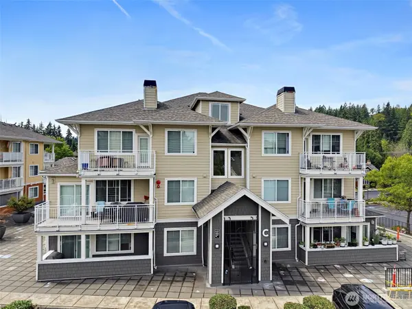 537 225th LN NE #C102, Sammamish, WA 98074