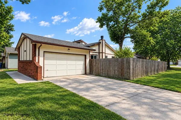 2472 S Capri Lane, Wichita, KS 67210