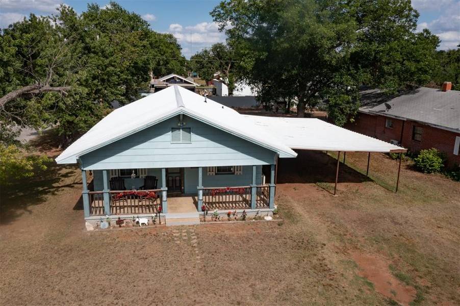 300 S Cedar AVE, Erick, OK 73645