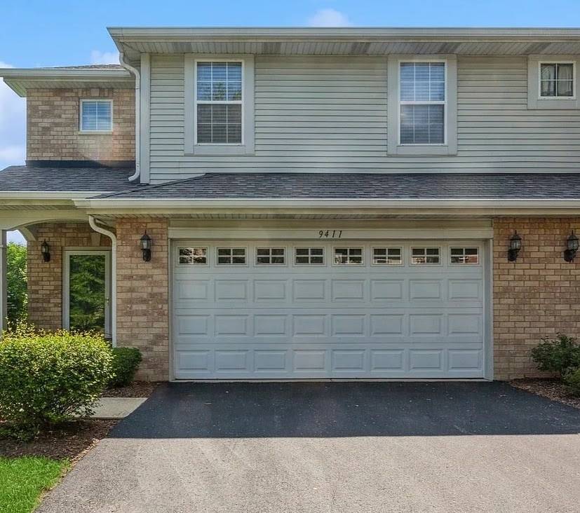 9411 Fountain Point CIR, Darien, IL 60561