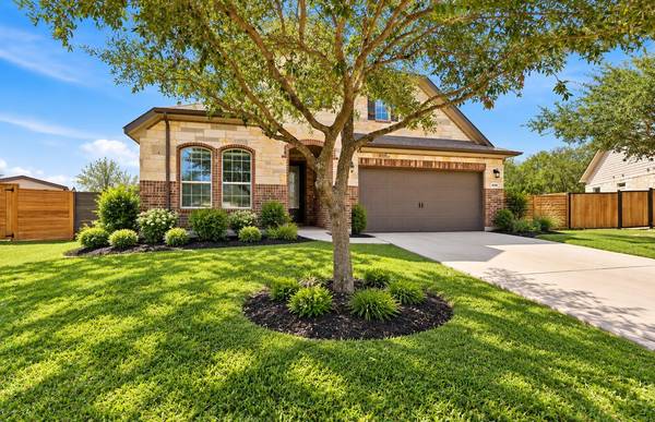 608 Wincliff DR, Buda, TX 78610