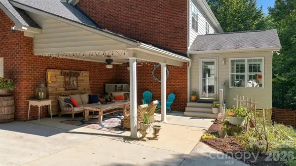 232 Pebble Stone LN, Matthews, NC 28104