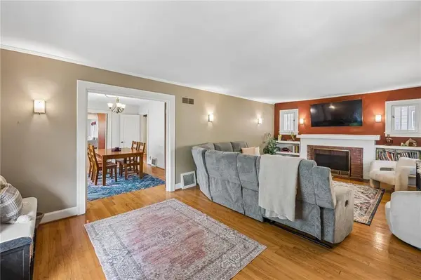 14 W 74 ST, Kansas City, MO 64114