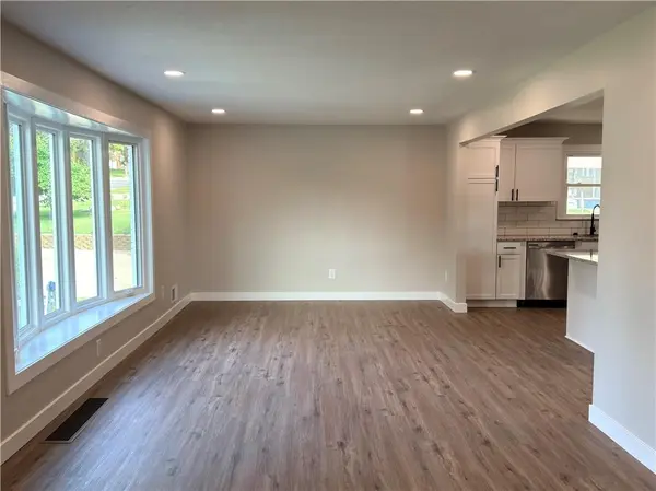 16001 E 30 ST, Independence, MO 64055