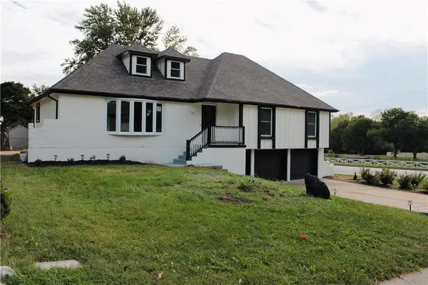 16001 E 30 ST, Independence, MO 64055