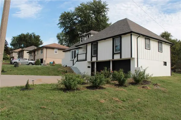 16001 E 30 ST, Independence, MO 64055