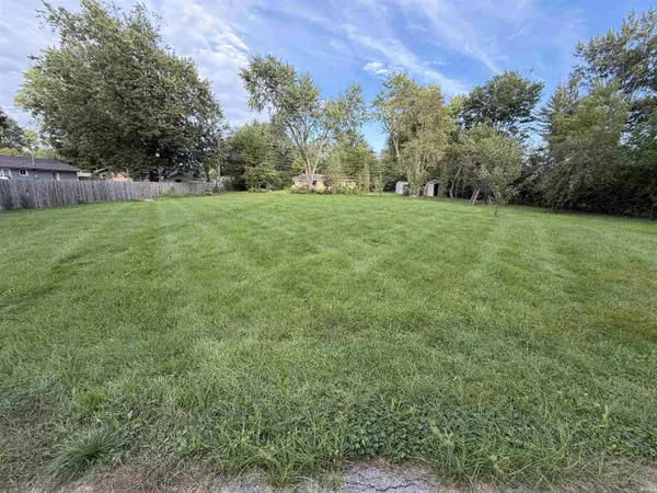 5318 Ruann DR, Fort Wayne, IN 46835