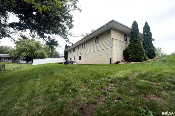 2837 W SUSAN Curve, Peoria, IL 61615