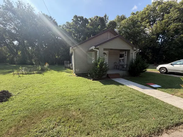 708 Gray St, Mount Pleasant, TN 38474