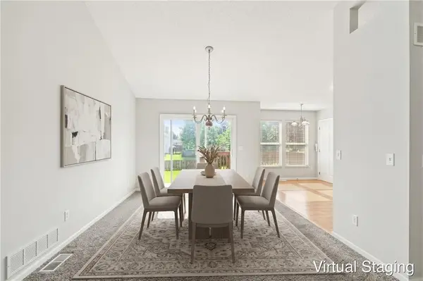 1810 W Fredrickson CIR, Olathe, KS 66061