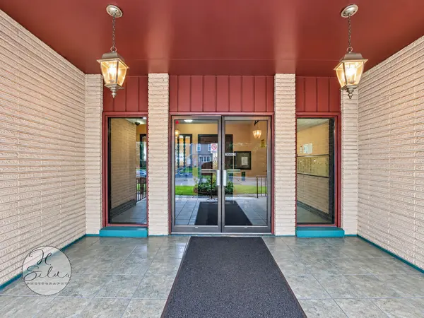 131 W Ellis AVE #21, Libertyville, IL 60048