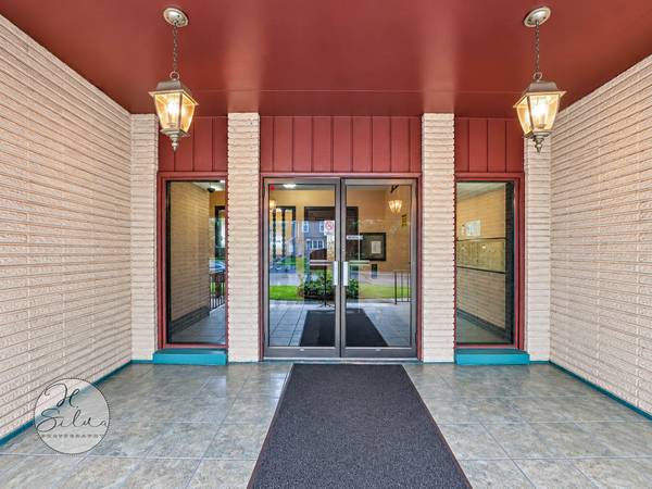 131 W Ellis AVE #21, Libertyville, IL 60048