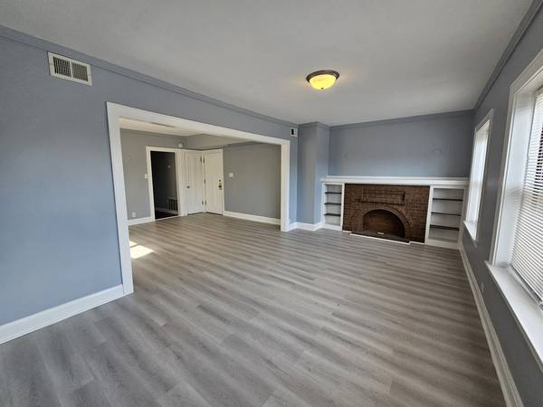 6604 Roosevelt RD #2F, Oak Park, IL 60304