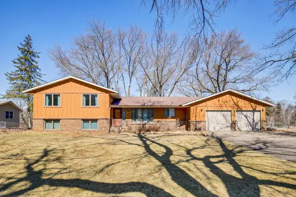 1050 Nelson DR, Shoreview, MN 55126