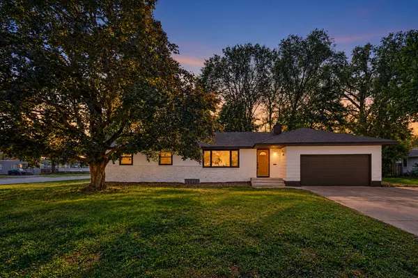 4243 Douglas DR N, Crystal, MN 55422