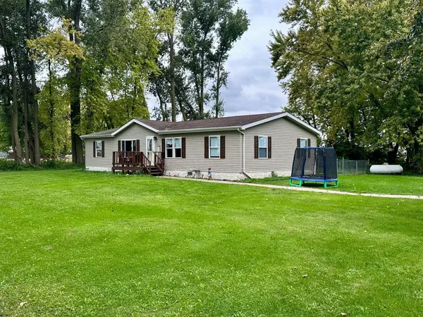 28529 825th AVE, Hollandale, MN 56045