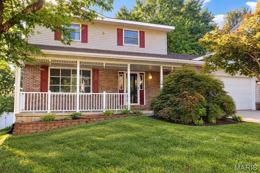 30 Williamsburg LN, Glen Carbon, IL 62034