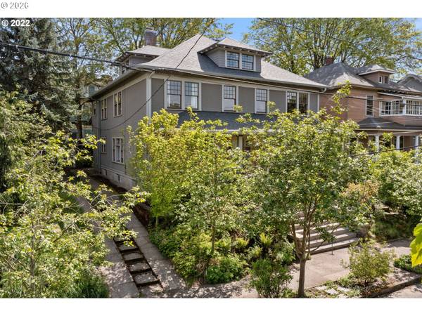 2106 SE MAIN ST, Portland, OR 97214