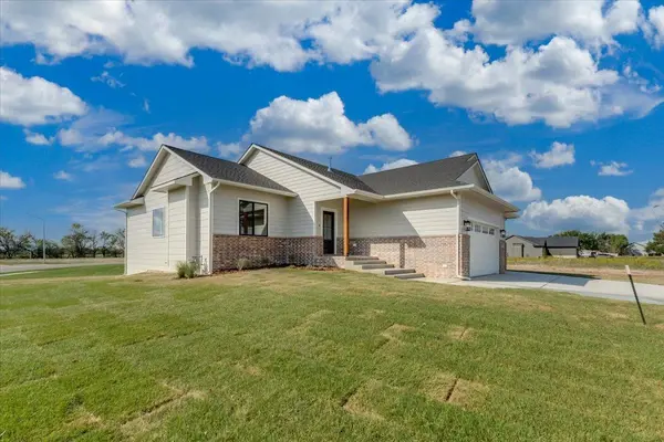 3545 S Linden Ct, Wichita, KS 67210
