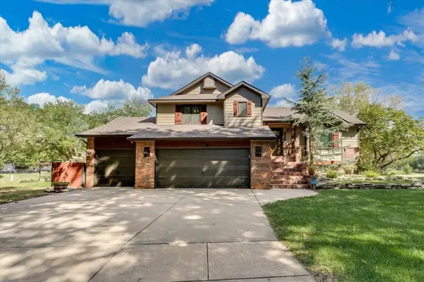 314 S Circle Lake Cir, Wichita, KS 67209