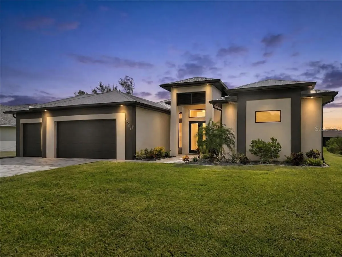 2001 SW 8TH CT, Cape Coral, FL 33991