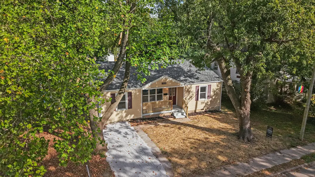 2036 N Pickwick AVE, Springfield, MO 65803