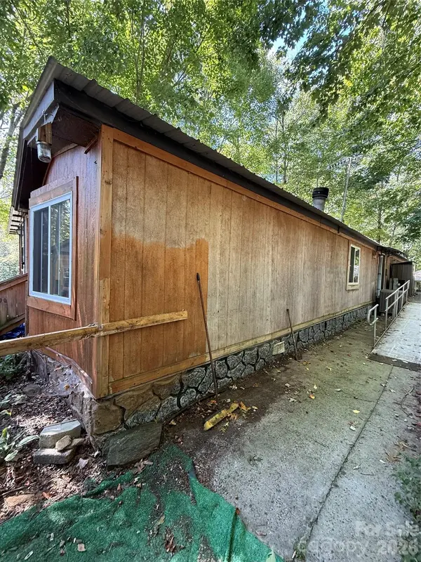 111 Three Top ST, West Jefferson, NC 28694